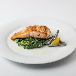 Grilled salmon with cream leaf spinach